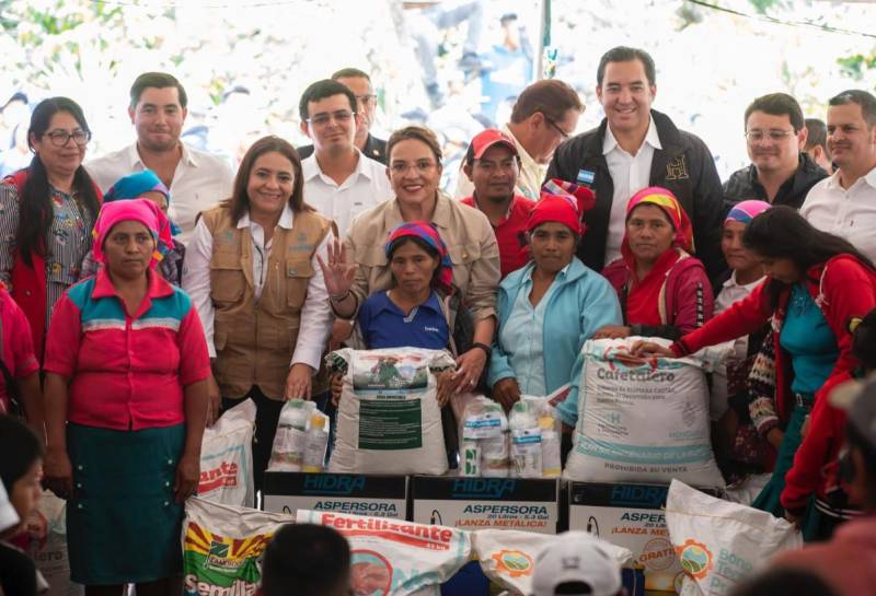 Presidenta Xiomara Castro Entrega Bono Tecnol Gico