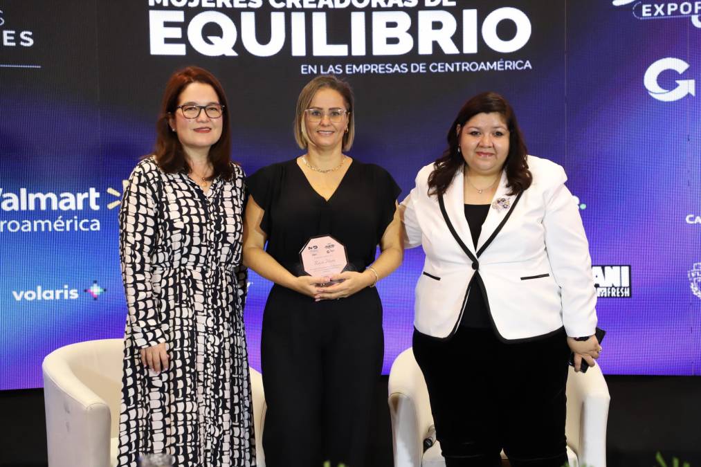 <i>MUJERES SIN LÍMITES de Centroamérica, nos visitó desde Costa Rica, la ultra maratonista de aguas abiertas Rocío Mora, quien compartió su historia de lucha y resiliencia. En 2024, a sus 50 años logró la hazaña en aguas abiertas más difícil del mundo: el Canal del Norte.  </i>