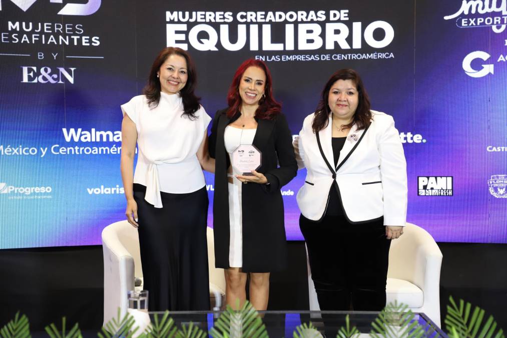 <i>Beatriz Lara, Gerente Regional del Negocio de Energía de Progreso, habló del “Liderazgo que moldea el futuro eléctrico de Guatemala”.</i>