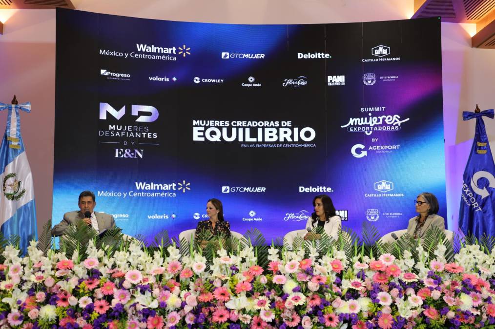 <i>El panel: “El valor de las mujeres en las empresas” contó con la participación de Francisco Ralda, vicepresidente de AGEXPORT, Carmen María Torrebiarte, Presidenta del CACIF y Vicepresidenta de Grupo Cobán, María Castro, Gerente Legal y Asuntos Corporativos de Ambev Guatemala y con Iveth Suárez, vicepresidenta de Talento Humano de Grupo Financiero G&amp;T Continental.</i>