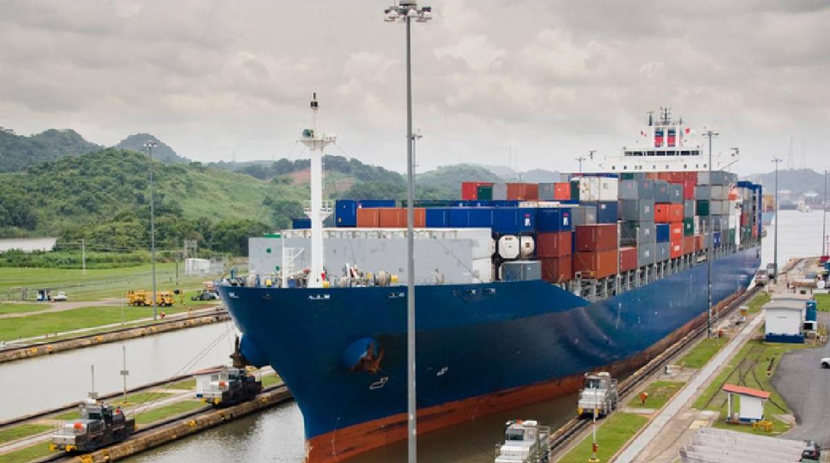 Continúa la disminución del tránsito de buques en Canal de Panamá a mayo