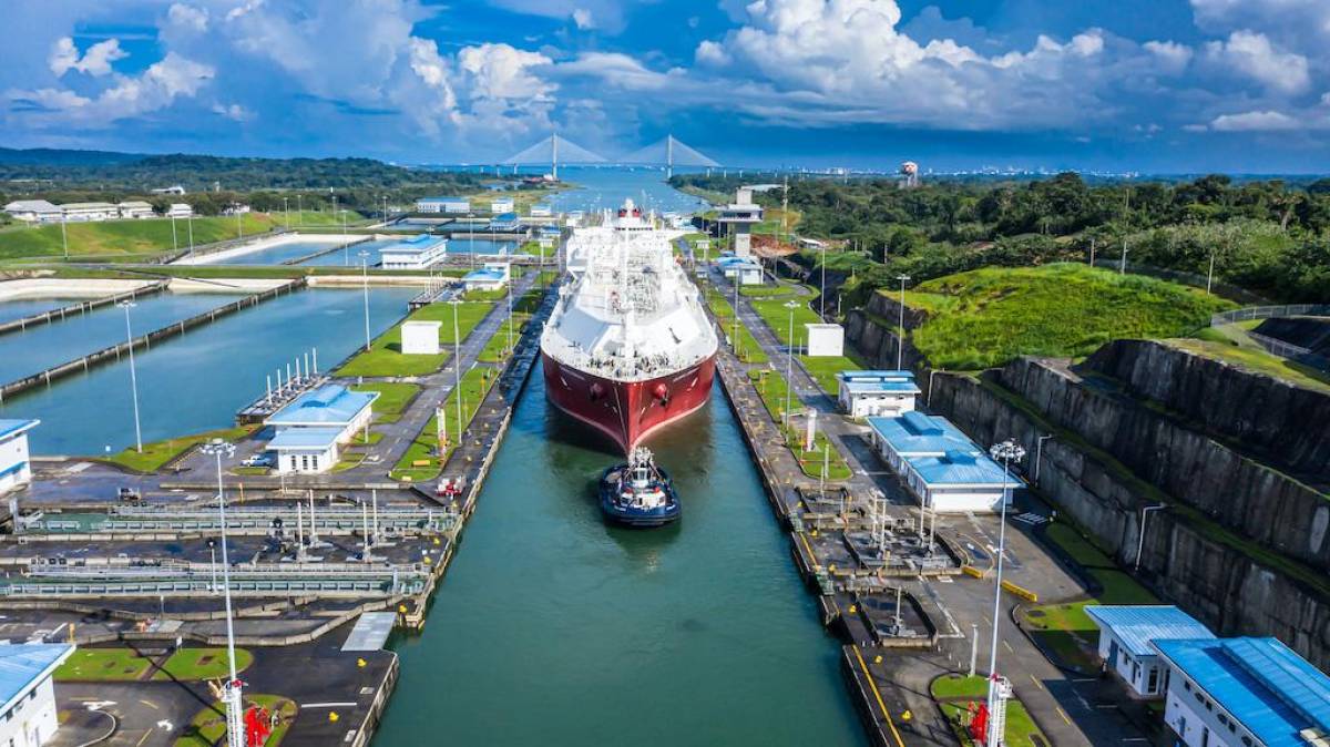 La normalidad de cruces diarios vuelve al Canal de Panamá tras la sequía