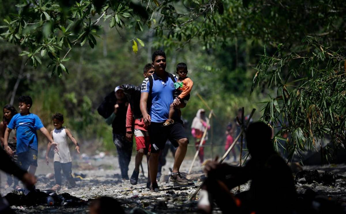 Flujo de migrantes que cruzaron selva panameña del Darién disminuyó un 31 % a septiembre