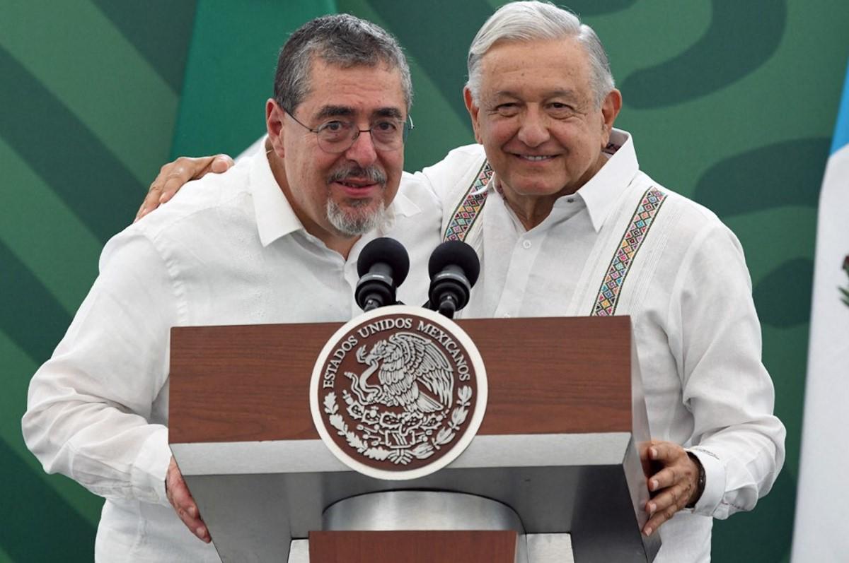 Presidentes de Guatemala y México conversan sobre problemática migratoria