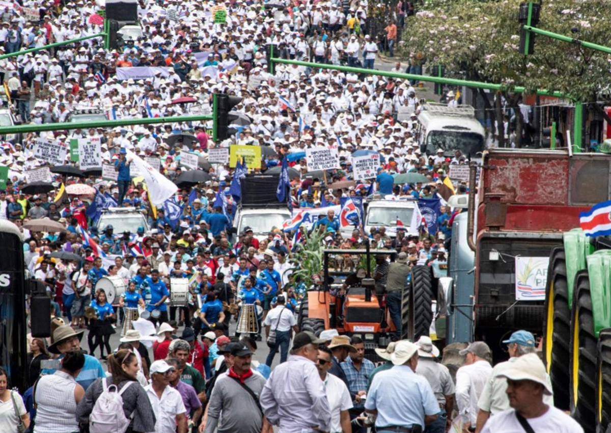 Costa Rica: sectores productivos protestan contra políticas monetarias