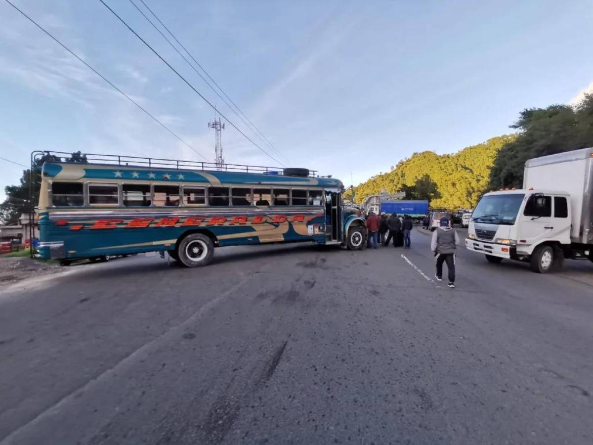 Guatemala: Transportistas bloquean varios puntos del país por alto costo de los combustibles