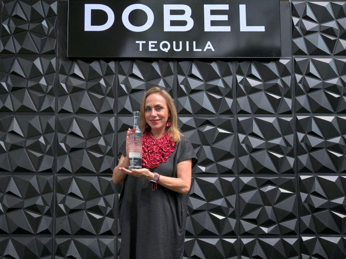 Tequila Dobel Diamante llega a conquistar paladares en El Salvador