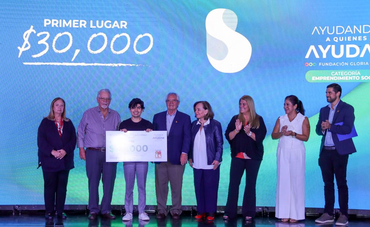 El emprendimiento que se llevó el primer lugar fue Smartbill, una App que facilita la emisión de facturas electrónicas y la presentación de declaraciones fiscales desde tu celular. Foto cortesía