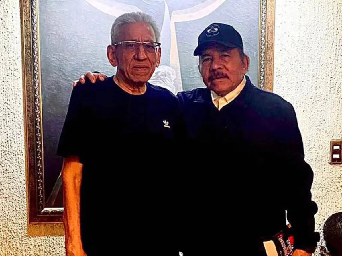 Nicaragua: Humberto Ortega, hermano de Daniel Ortega, presenta 'deterioro brusco' de su salud