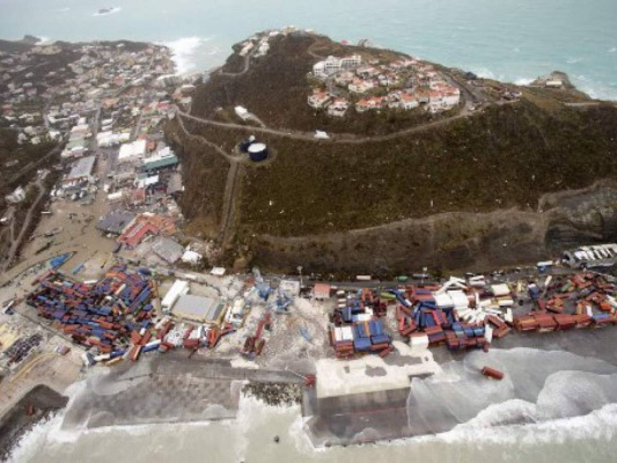 El huracán Irma lleva muerte y destrucción al Caribe, en trayectoria a la Florida