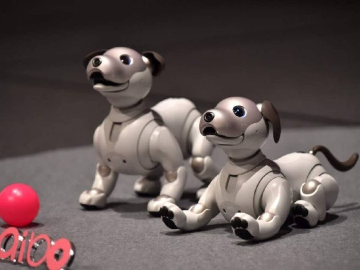 Sony presentó la nueva versión del perro robot Aibo