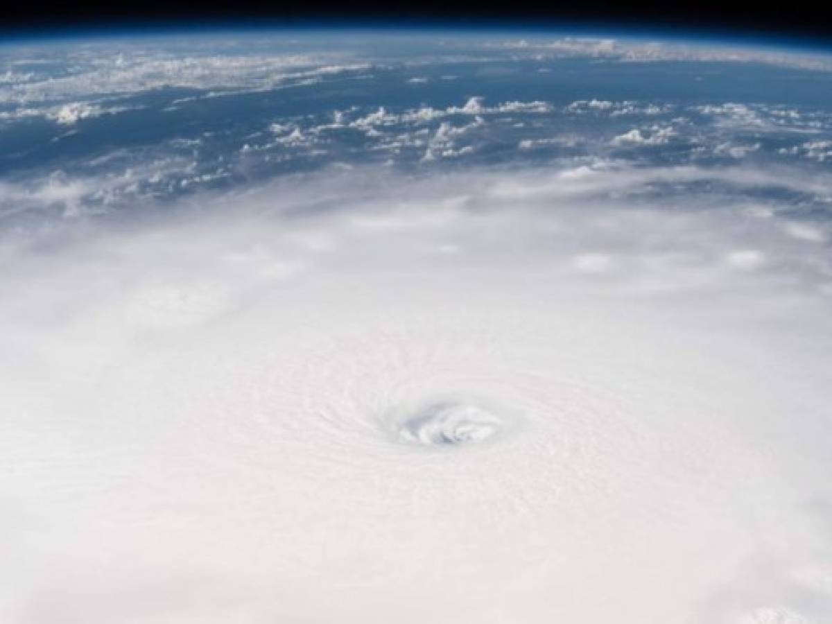 Antigua y Barbuda casi destruida por Huracán Irma