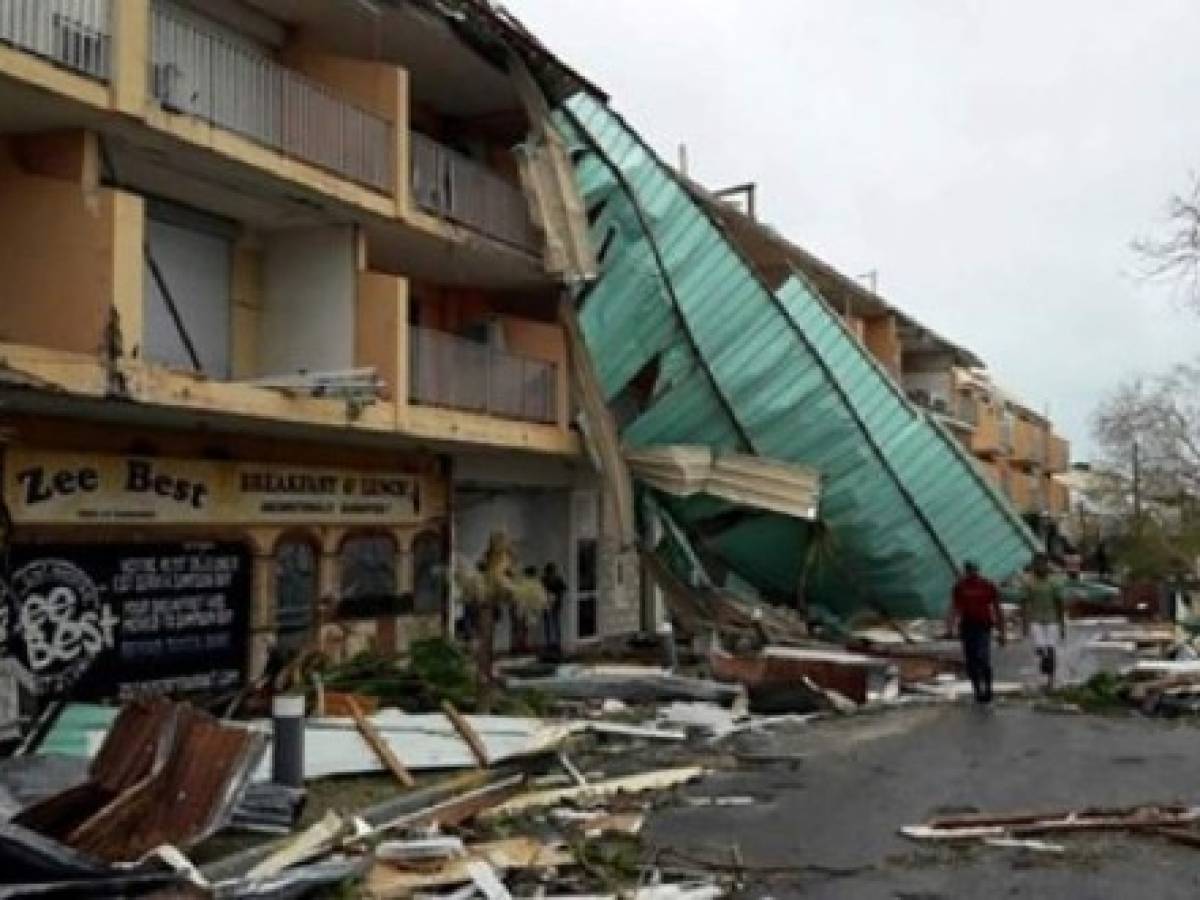 El huracán Irma lleva muerte y destrucción al Caribe, en trayectoria a la Florida