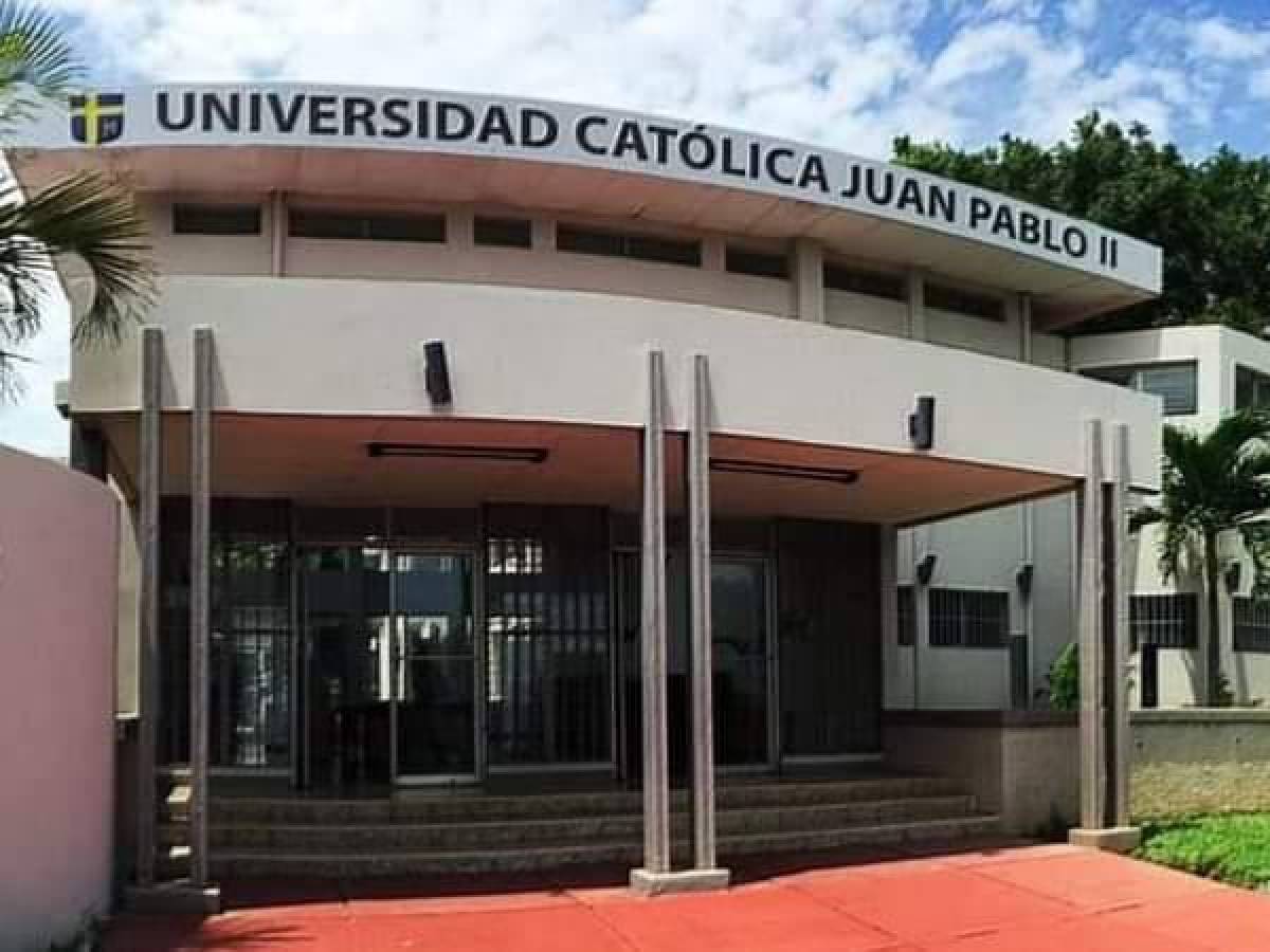 Cancelan y confiscan dos universidades en Nicaragua