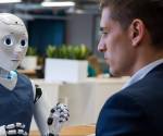 <i>De las interacciones con los consumidores podrían resolverse con Chatbots de Inteligencia Artificial Generativa, elevando la tasa desde un 40 % actual, según Gartner. FOTO HECHA CON APOYO DE IA</i>