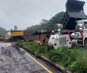 <i>Carreteras de Guatemala están afectadas, una de ellas es la autopista Palín – Escuintla, altura Km 44. FOTO COVIAL_CIV</i>