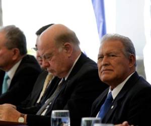 Secretario José Miguel Insulza y presidente Salvador Sánchez Cerén. (Foto: Casa Presidencial)