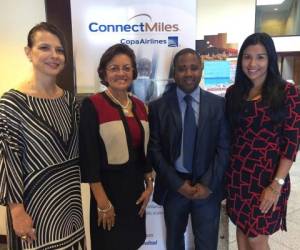 Elisa Brenes, gerente regional de Copa Airlines para Centroamérica; Elizabeth S.de Butler, embajadora de Panamá en Costa Rica; Omar Pérez, de la Autoridad de Turismo de Panamá; Delia Moore, Autoridad de Turismo de Panamá. (Foto: Cortesía).