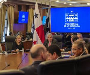 <i>José Raúl Mulino preside su primera reunión con sus funcionarios. FOTO PRESIDENCIA DE PANAMÁ</i>