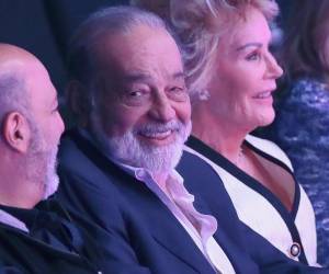 <i>El magnate mexicano Carlos Slim (c), participa en el foro México Siglo XXI en el Auditorio Nacional este viernes, en Ciudad de México (México). La Fundación Telmex, de Carlos Slim, presentó su evento anual ‘México Siglo XXI’ con ponentes como el chef español José Andrés, el expresidente estadounidense Bill Clinton y el actor Bradley Cooper.EFE/ Mario Guzmán</i>