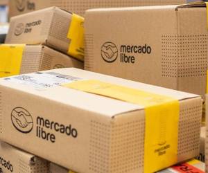 Mercado Libre comenzó como una plataforma para la compra y venta de productos y luego desarrolló servicios financieros. FOTO MERCADO LIBRE