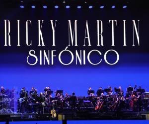 <i>El cantante puertorriqueño Ricky Martin presenta un espectáculo junto a la Orquesta Sinfónica Nacional, como parte de su gira Ricky Martin Sinfónico, en Ciudad de Guatemala (Guatemala). EFE/ STR</i>