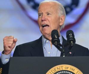 <i>El presidente estadounidense Joe Biden habla durante un evento de campaña en Madison, Wisconsin, el 5 de julio de 2024. FOTO SAÚL LOEB / AFP</i>