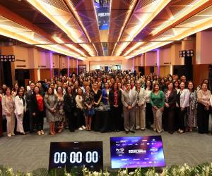 <i>Presidentas y CEOs de empresas, emprendedoras, exportadoras, altas directivas y ejecutivas, innovadoras y líderes por la sostenibilidad, así como autoridades guatemaltecas fueron parte de la audiencia en el Infinia Trade Center de AGEXPORT, en Ciudad de Guatemala.</i>