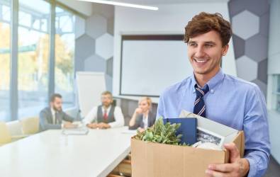 A principios de 2024, casi la mitad de los profesionales dijeron que planeaban dejar sus trabajos antes de fin de año. Foto Getty Images/iStockphoto