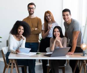 De acuerdo con casi 9 de cada 10 miembros de la generación Z y los millennials, el propósito es clave para la satisfacción y bienestar en el lugar de trabajo. Foto de iStock