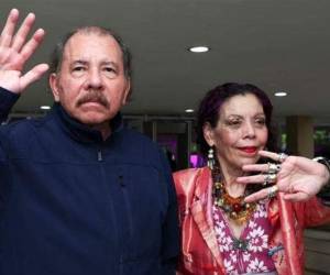 Daniel Ortega fue reelegido para un quinto mandato, cuarto consecutivo y segundo junto a su esposa, Rosario Murillo, como vicepresidenta. Foto de AFP