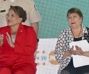 <i>La presidenta de Honduras, Xiomara Castro (i), y la expresidenta de Chile Michelle Bachelett participan en un evento sobre mujeres alcaldesas hondureñas, este jueves en Tegucigalpa (Honduras). FOTO. EFE/ Calle</i>