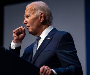 Joe Biden sigue al timón, convencido de que es la persona más cualificada para derrotar al republicano. Foto de AFP