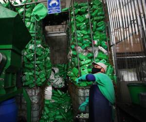 El envase de Florex regresa a la planta y se trabaja en varias etapas para su reciclado. Foto cortesía