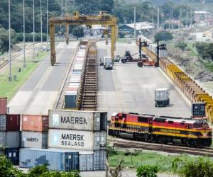 Panamá lanza proyecto de 'Canal Seco' para el movimiento de carga