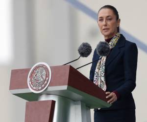 La primera cita de la presidenta de México será presentar un presupuesto en noviembre que dé confianza sobre el manejo de las finanzas públicas. Foto de EFE