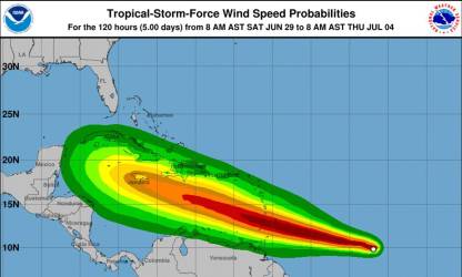 Los meteorólogos vaticinan que el sistema se fortalezca y se transforme en un peligroso huracán.