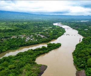 El Río Lempa es uno de los más largos de Centroamérica y desempeña un papel importante en el bienestar de las ciudades de El Salvador. Foto cortesía.