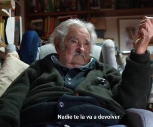 <i>José Mujica también fue guerrillero izquierdista en el siglo XX antes de convertirse a la vida política democrática uruguaya y ser presidente (2010-2015). FOTO EL OBSERVADOR / CAPTURA DE VIDEO</i>