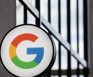 La decisión también impide a Google pagar a desarrolladores para que lancen sus apps en exclusiva o primero con Play Store. Foto de AFP