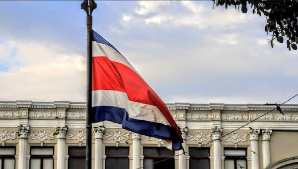 Costa Rica mantendrá su estrategia de financiamiento interno, que incluye subastas de títulos valores de deuda interna. Foto de iStock