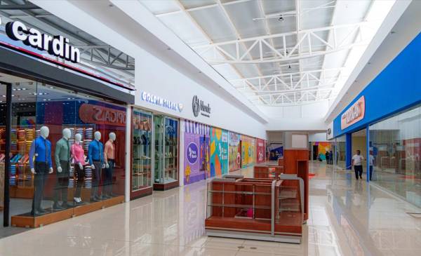 Con la apertura de este centro de compras se han creado más de 1,000 empleos permanentes. Foto cortesía