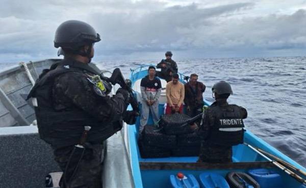 Los ecuatorianos que transportaban la droga, valorada en US$19 millones, fueron arrestados. Foto cortesía
