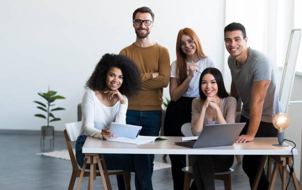 De acuerdo con casi 9 de cada 10 miembros de la generación Z y los millennials, el propósito es clave para la satisfacción y bienestar en el lugar de trabajo. Foto de iStock