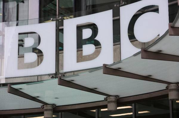 <i>La sede de la British Broadcasting Corporation (BBC) en Londres el 11 de marzo de 2023. FOTO Susana Irlanda / AFP</i>