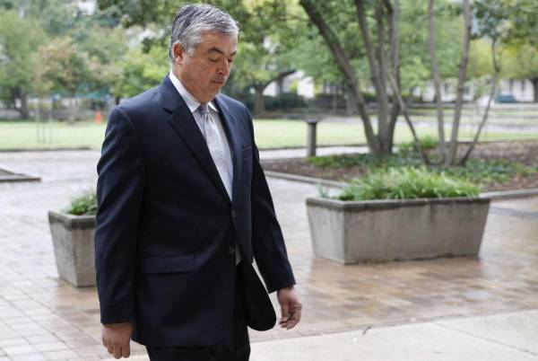 <i>El vicepresidente senior de Servicios de Apple, Eddy Cue, llega al Tribunal Federal de Prettyman el 26 de septiembre de 2023 en Washington, DC. Cue está testificando en el juicio antimonopolio para determinar si Google de Alphabet Inc. mantiene un monopolio en el negocio de búsqueda en línea que se espera dure hasta noviembre. Chip Somodevilla/Getty Images/AFPCHIP SOMODEVILLA / GETTY IMAGES NORTEAMÉRICA / Getty Images vía AFP</i>