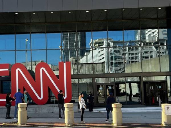 El directivo de CNN anuncia también la fusión de sus tres redacciones en una sola. Foto de AFP