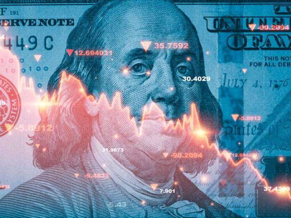 El dólar como divisa de reserva cae a su nivel más bajo en décadas