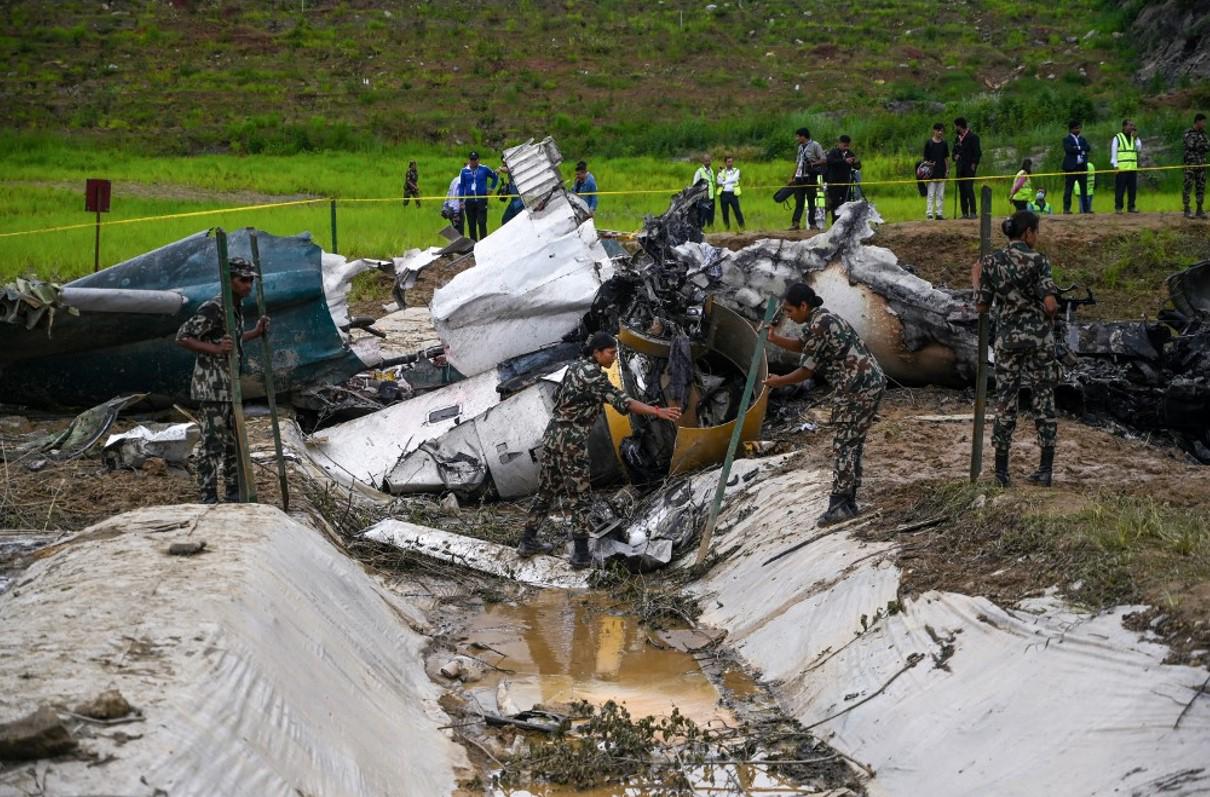 Tragedia en Nepal: avión se accidenta al momento del despegue