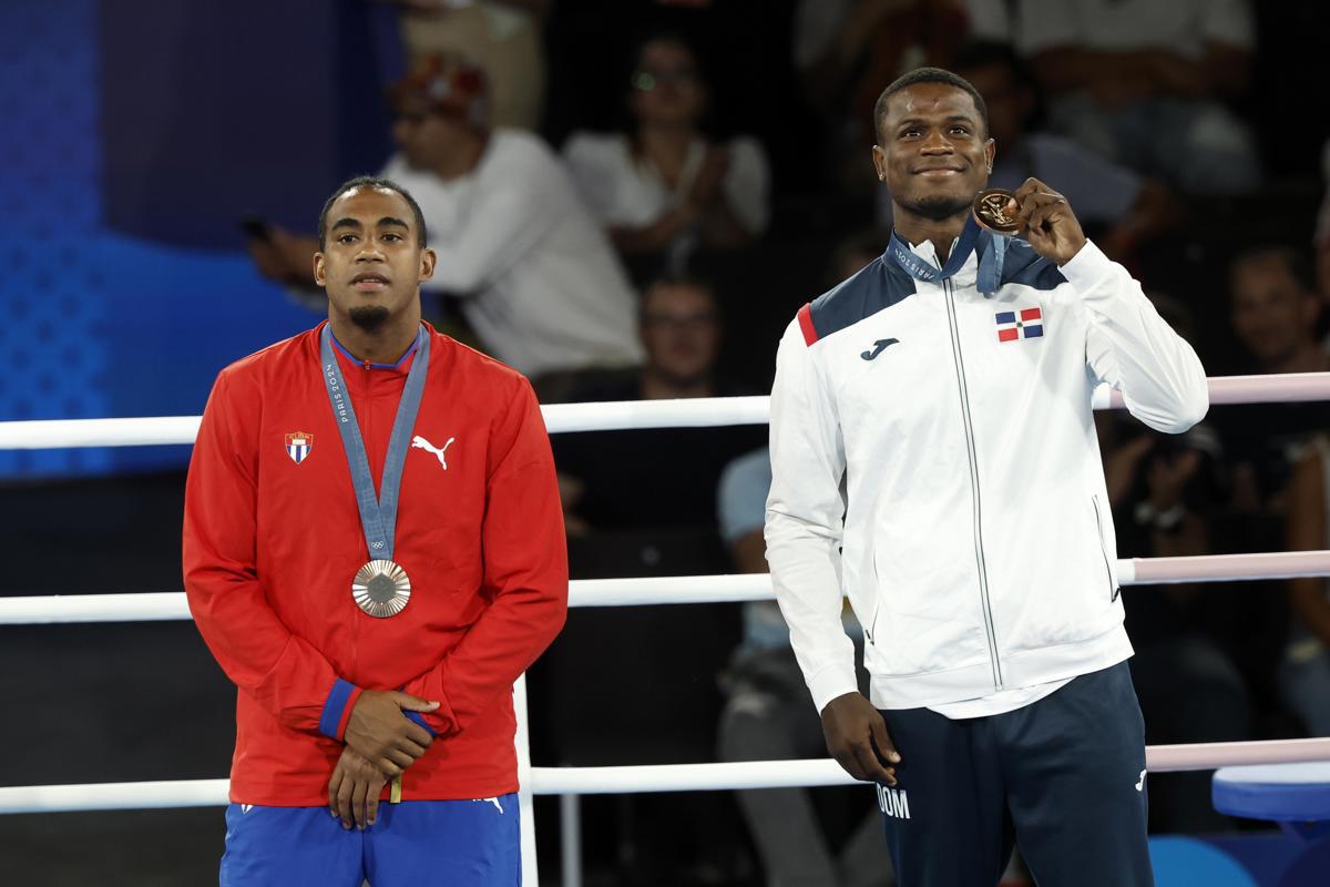 <i>El boxeador Cristian Pinales. FOTO EFE/EPA/YOAN VALAT</i>